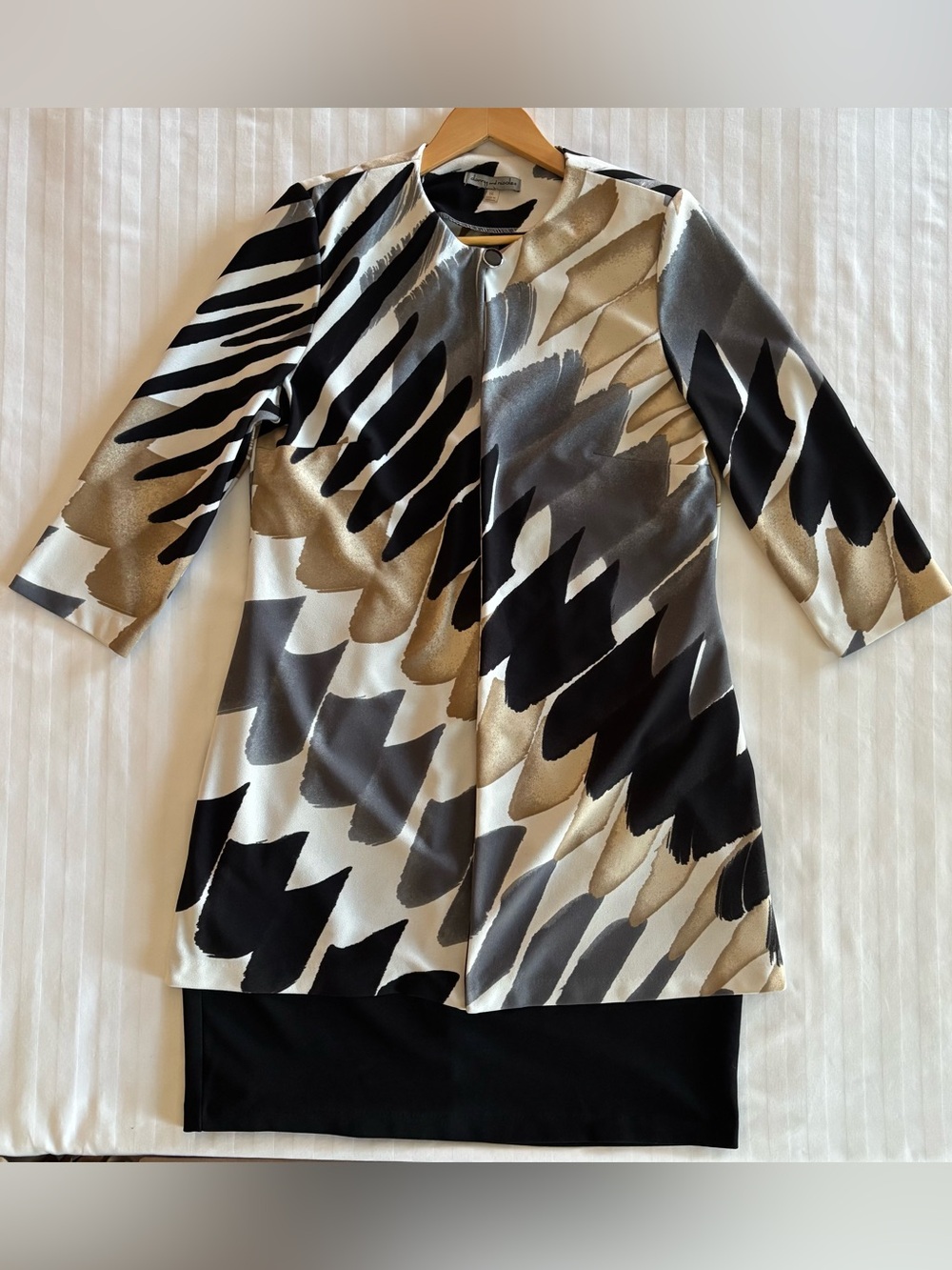 Danny & Nicole Black, Gray & Gold Printed Long Jacket